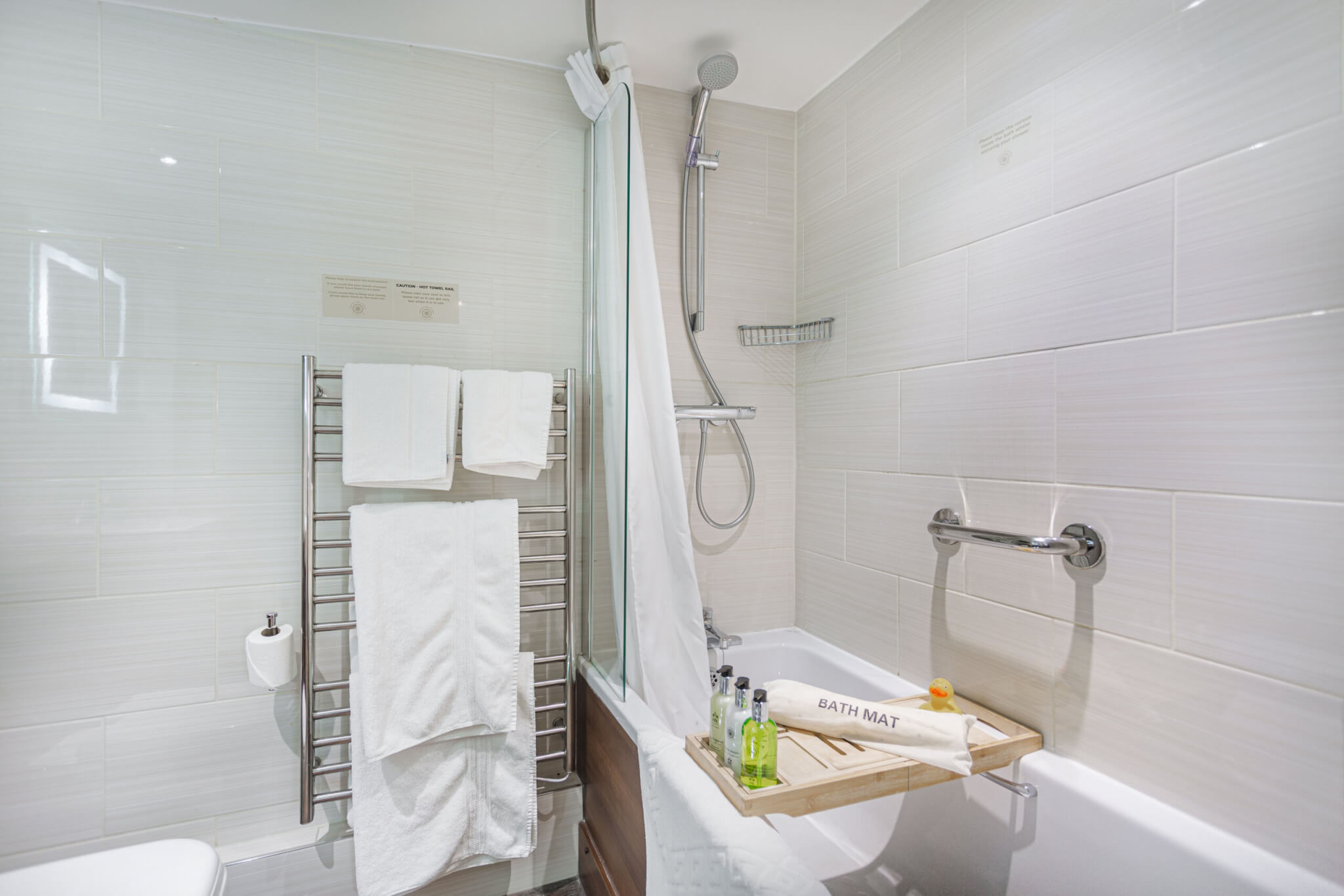 White Hart Royal Hotel Classic Double Room Bathroom scaled